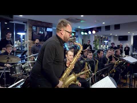 Walking Tiptoe (Bert Joris)