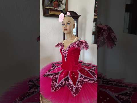 Stage costume F 0537 - video 2