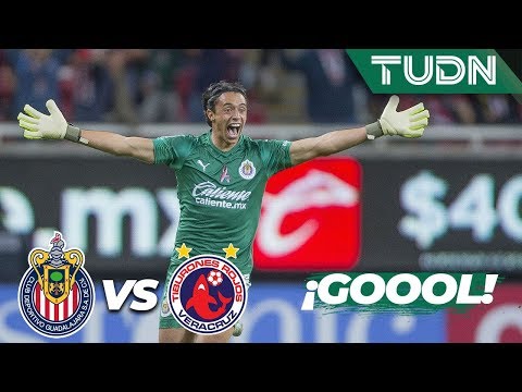 Toño Rodriguez scores from goalie to goalkeeper! | Chivas 3 - 1 Veracruz | League Mx - Ap 2019 J1...