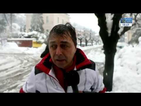 Terremoto: in Abruzzo interviene l'Esercito. Centri isolati e paura. Le testimonianze degli abitanti