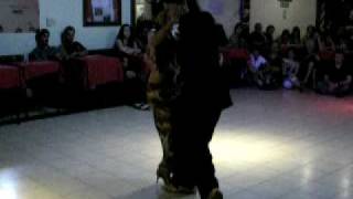 Bruno Tombari y Mariángeles Caamaño bailaron "Yo" en PRAKTIKA8