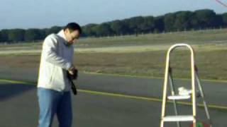 Salida de Betizu del campo de vuelo de Matilla (Valladolid), filmado por ARIAS.