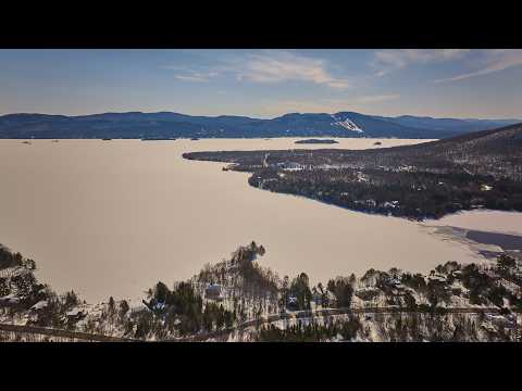 Maison moderne bord de l’eau à Saint-Donat | Vue lac + montagnes | Construction 2021