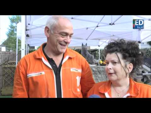 Krabbé staat op straat in Waalre