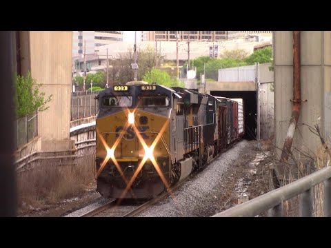 Q439 exiting the Howard St Tunnel Baltimore MD