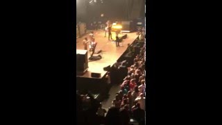 Cage The Elephant - Punchin' Bag (Live @ XL Center | 3/30/16)