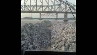 preview picture of video 'Towboat going through bridges in Morgan City Louisinana'