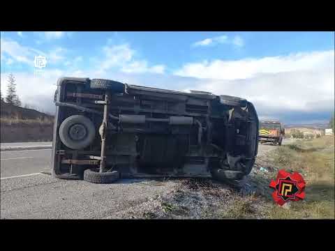 Çankırı’da trafik kazasında sarımsak yüklü minibüs devrildi