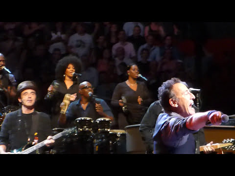 Bruce Springsteen - Friday On My Mind (Easybeats cover) - Sydney 19 February 2014