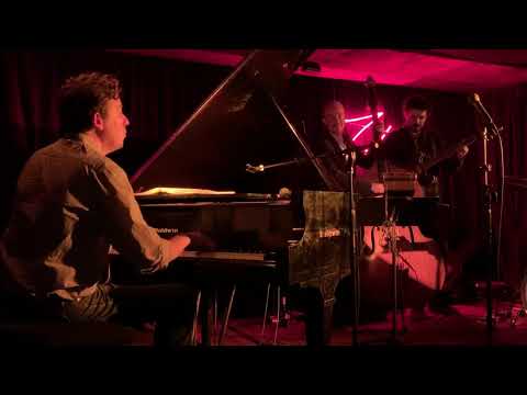 Liz Rosa Quartet - Antes que eu volte a ser nada (Leci Brandão) Live at Zinc Bar NYC