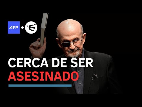El sospechoso del atentado contra Salman Rushdie se declara inocente | AFP