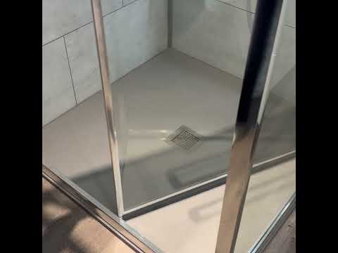 Vidéo: Paroi de douche d'angle 90x90 cm porte rentrante CLEVER