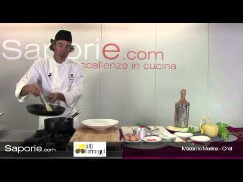 Saporie.com - Uova in camicia su letto di spinaci con fonduta di Provolone Valpadana DOP dolce