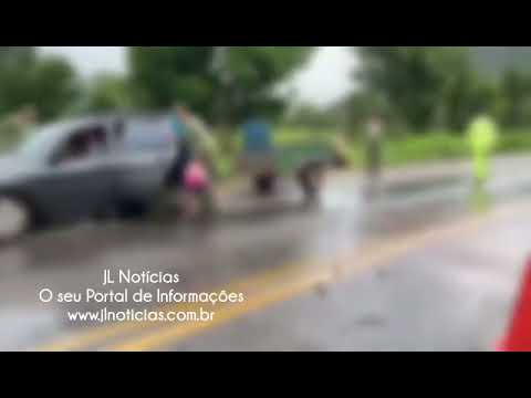 Casal morre e criança fica ferida após colisão entre carro e ônibus na BR 070 em Cáceres