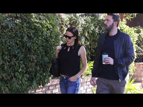 download lagu mp3 mp4 Jennifer Garner Ben Affleck Therapy, download lagu Jennifer Garner Ben Affleck Therapy gratis, unduh video klip Jennifer Garner Ben Affleck Therapy
