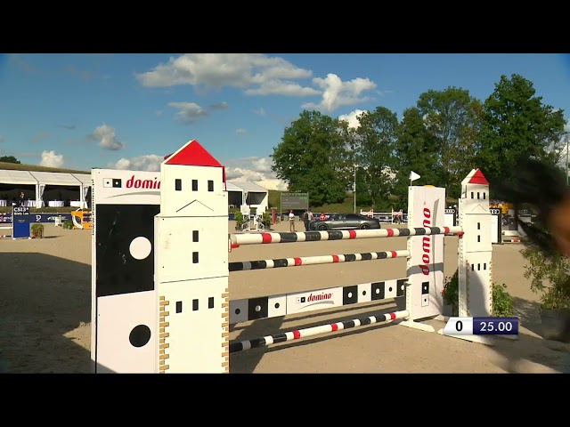 The half-brother of the mother of this frozen embryo is the CSI 1.55m jumping horse Mystique with rider Maksymilian Wechta.