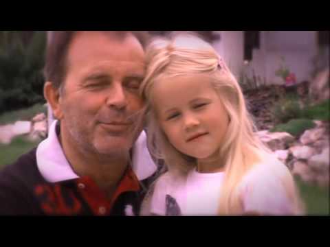 Jakub Smolík & Viktorka Genzerová - Říkej mi táto (Oficiální video)