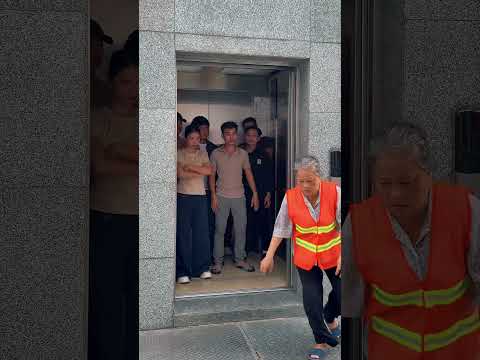 The boy agreed to stay so the old lady could go. [KID BOSS] #kindness #hero #respect #help #good