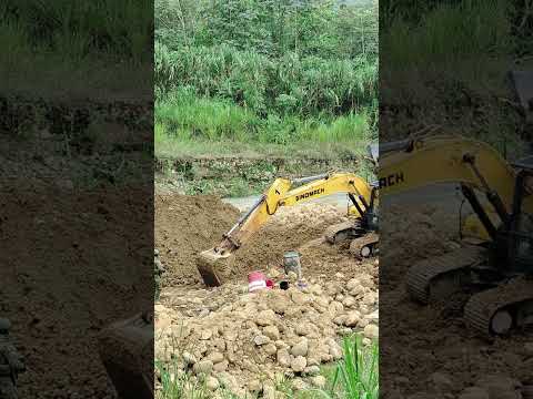¡MAQUINARIA INUTILIZADA! 💥 Ejército y ARCOM Destruyen Retroexcavadora por Minería Ilegal en Azuay