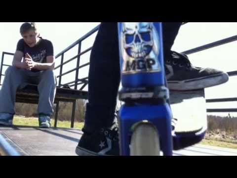 Dener Orissaar | Afternoon Scootering