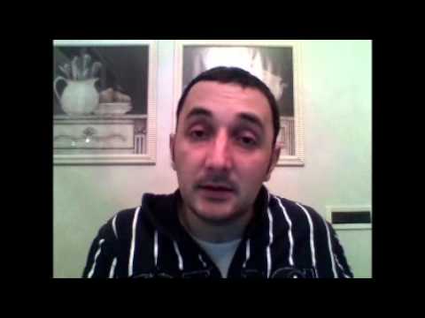 24 novembre 2015: il violoncello per strada suona "Hallelujah"