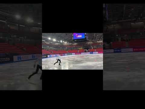 Yanhao finished his first practice in JGPFinal #iceskating #skating #jgpfigure #jgp #yanhaoli