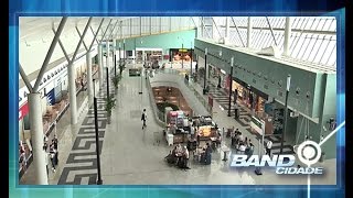 preview picture of video 'INFRAERO avalia que serviços do aeroporto de Manaus foram aprovados'