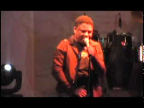 Edinho Silva e Banda-Enchendo e Derramando