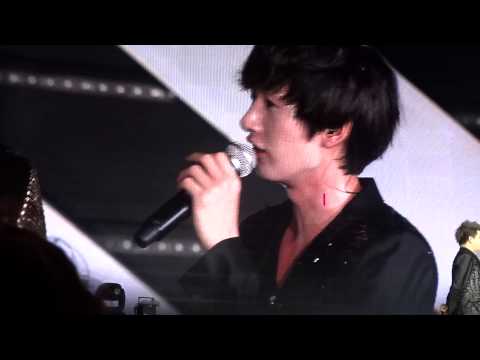 [HD FANCAM] 121123 SMTOWN Singapore - Super Junior Self-Introduction (Eunhyuk Singlish)