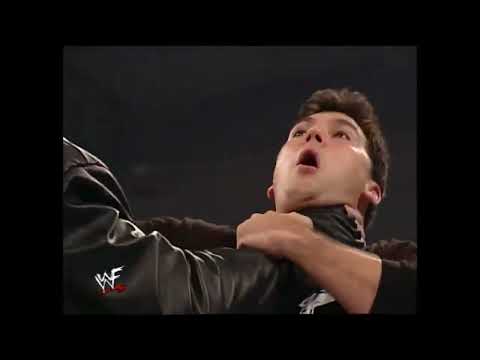 Shane McMahon vs. The Undertaker. WWE Smackdown. May 25, 2000.