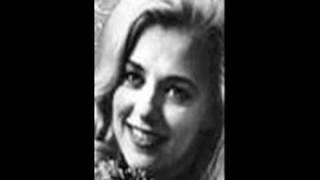 Connie Smith sings INVISIBLE TEARS