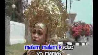 Download lagu Yetty - Malam Bainai Lagu Minang mp3 Download lagu Yetty - Malam Bainai Lagu Minang mp3