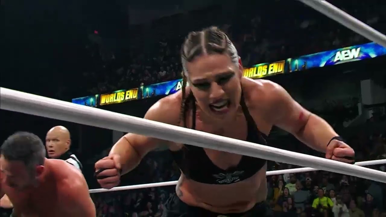 ¡Toni Storm y el Conglomerado ganan; Timeless celebra con beso a Mina!