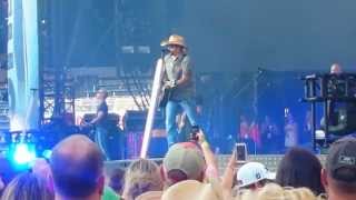 &quot;Tattoos on this Town&quot; - Jason Aldean LIVE
