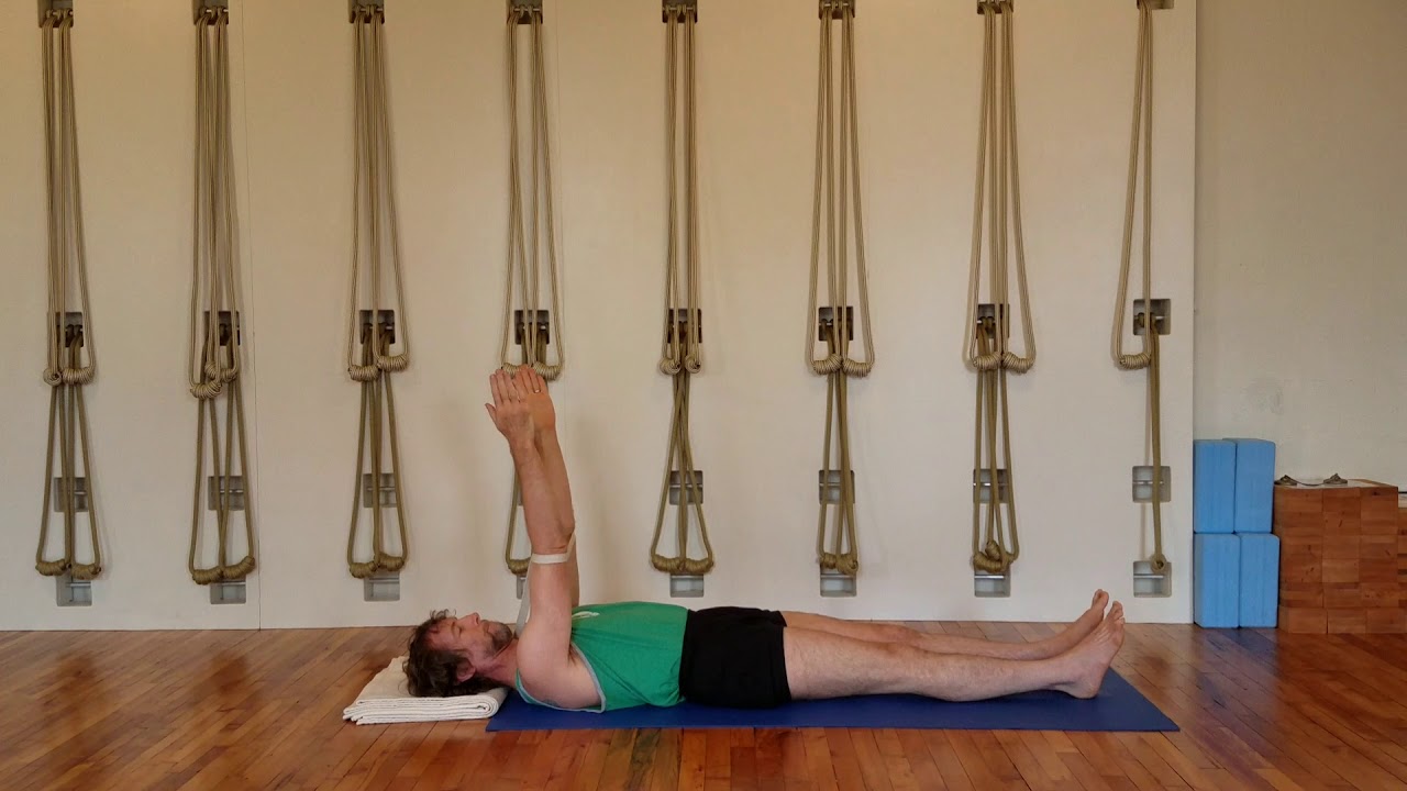 A3. Tư thế Trái Núi Nằm Ngửa - Supta Tadasana