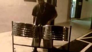 Le'Roi Simmonds performing Misty