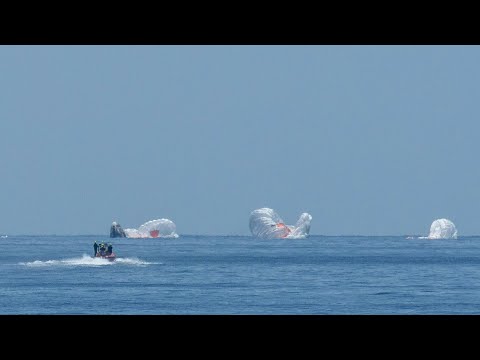 SpaceX-Kapsel mit zwei Astronauten landet sicher im Meer | AFP