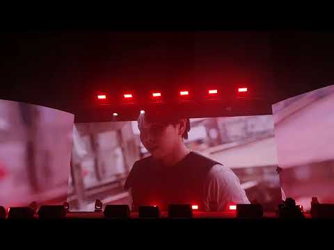 Divinize  Cover TREASURE 30-09-66