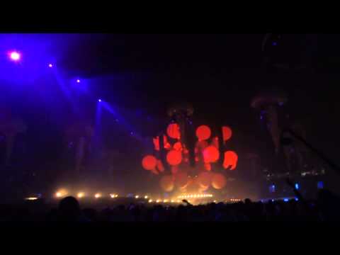 Sensation White 2013 ending~ Otto Knows~ Million Voices vs. Apologize (OneRepublic)