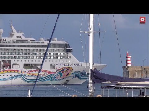 NORWEGIAN SPIRIT FANTASTIC MANEUVER 18/02/2015
