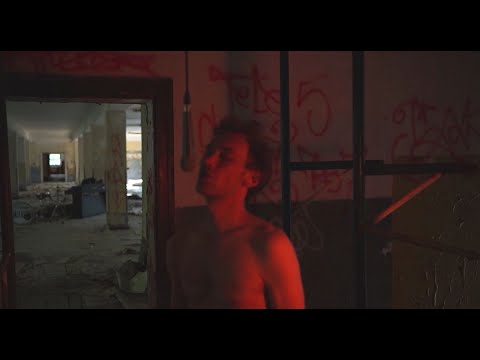 Rö - Plaza mit den kranken Fischen // JUICE Premiere