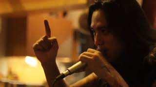 Download lagu Reality in a Fantasy World (acoustic live) mp3 Download lagu Reality in a Fantasy World (acoustic live) mp3