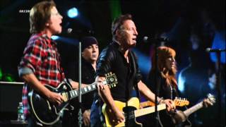 Bruce Springsteen & John Fogerty (CCR) - Fortunate Son (Creedence Clearwater Revival)(live 2009) HD