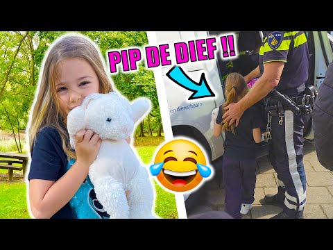 PIP STAPT IN EEN POLITIE AUTO !! - De Bakkertjes #843