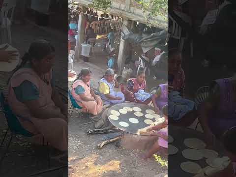 bonitas tradiciones y costumbres las mujeres ayudandose cocinando #tradiciones