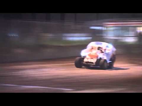 V8 dirt modifieds Nyora 27dec 2010