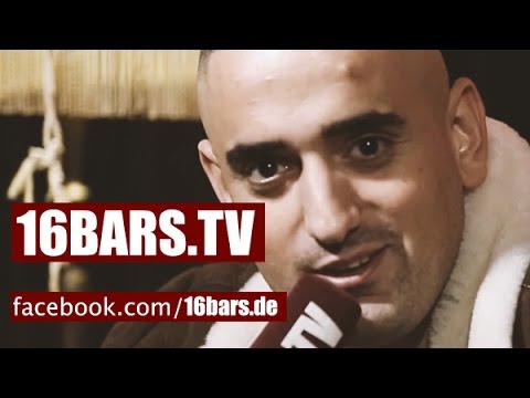 Haftbefehl über die Zeit als Dealer, Farid Bang und "Russisch Roulette" | 16BARS.TV