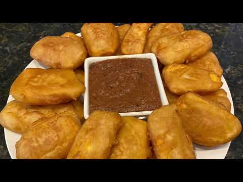 Deep fried plantain in Batter and Peanut sauce/Bakabana and Pinda Sambal