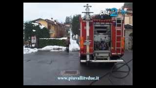 preview picture of video 'Canna fumaria in fiamme alla Conca Verde di Rovetta'