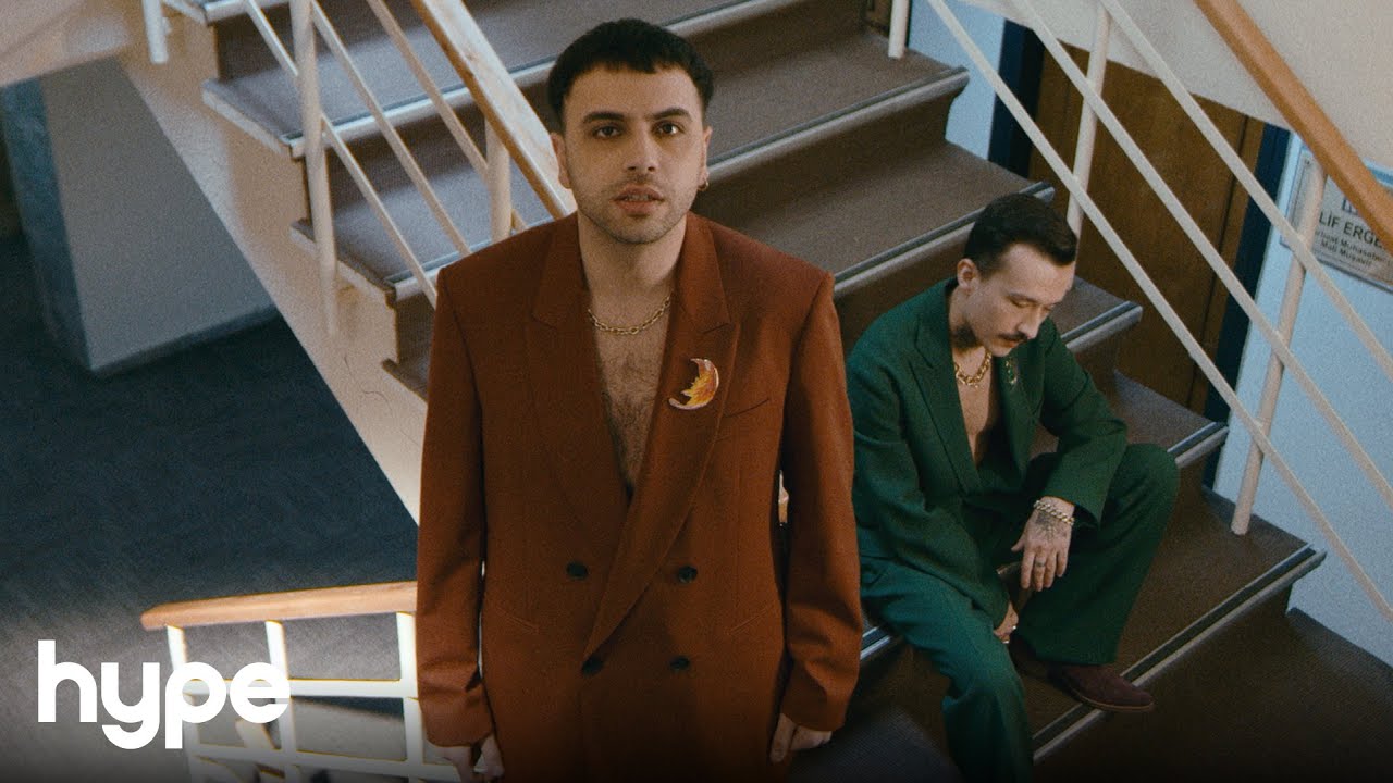 Bi Tek Ben Anlarim Lyrics English Translation